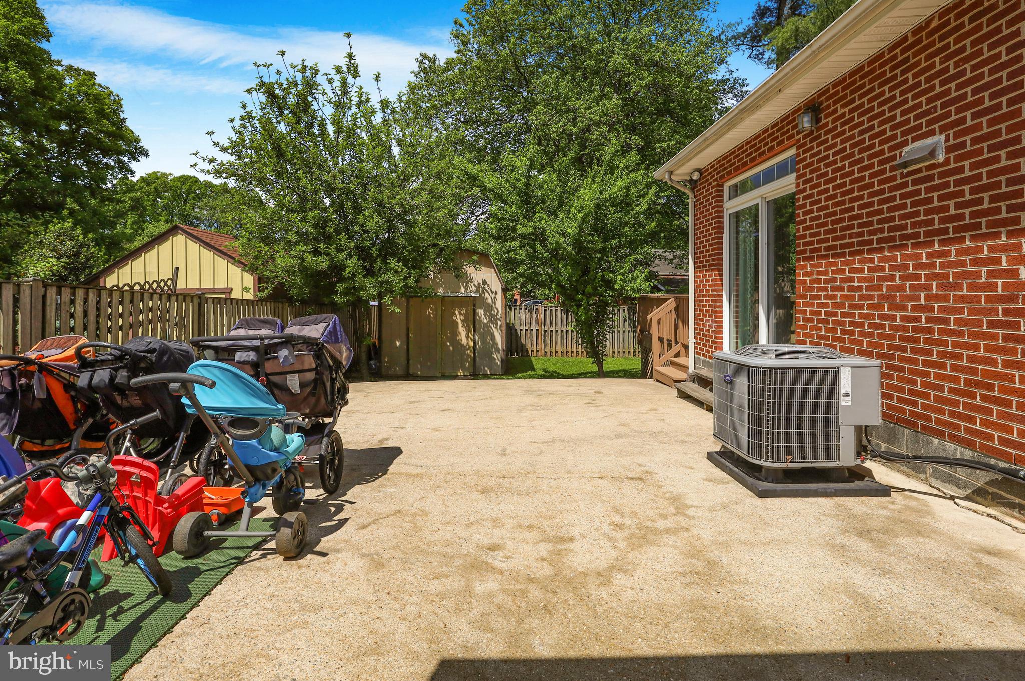 NORTH SPRINGFIELD - Residential