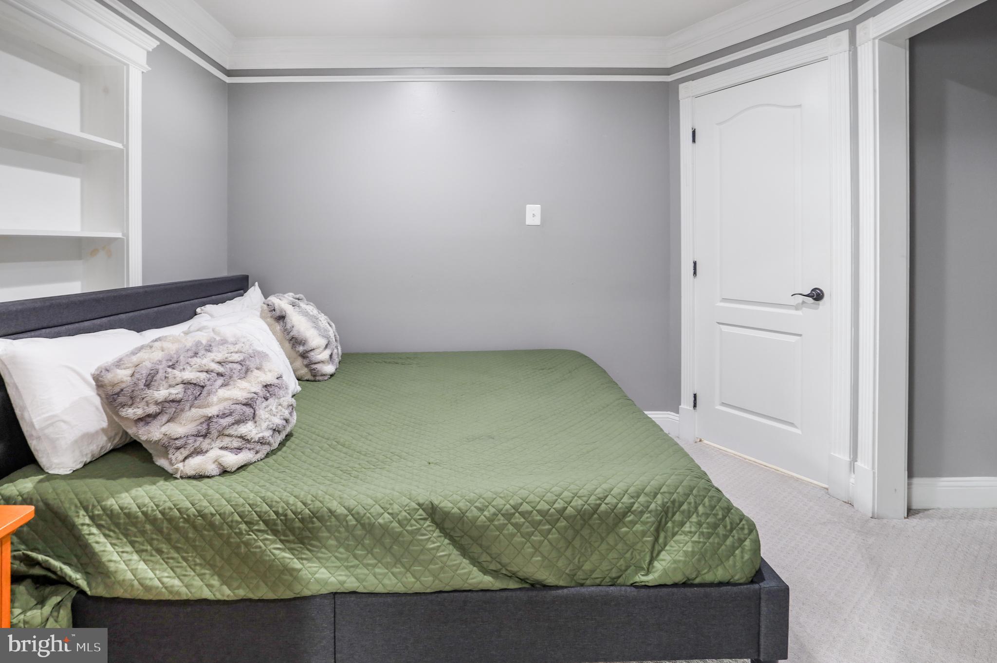 NORTH SPRINGFIELD - Residential