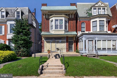 Photo of 1419 W Market Street, YORK, PA 17404 (MLS # PAYK2112566)