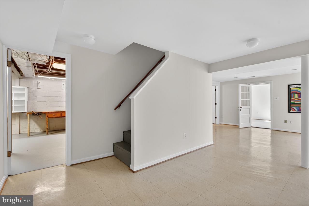 MADISON MANOR - Residential