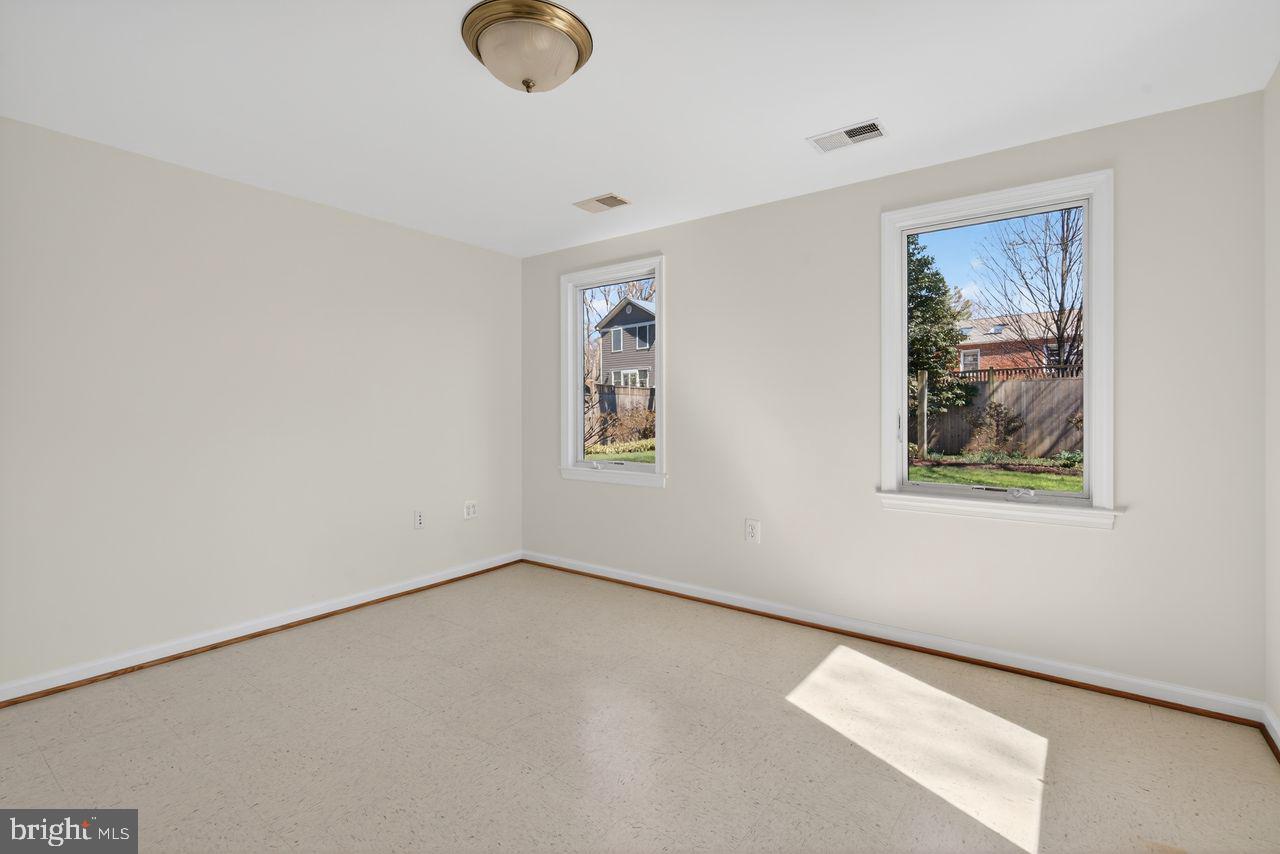 MADISON MANOR - Residential