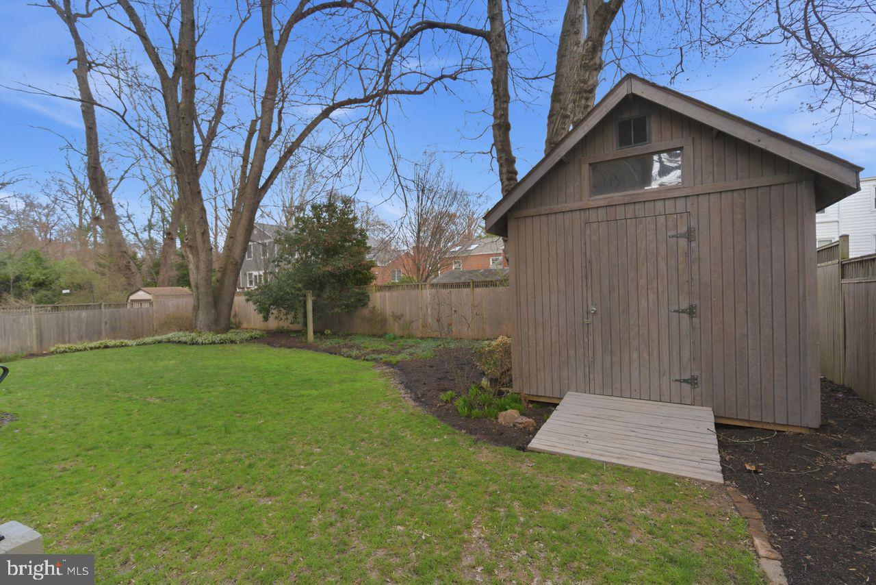 MADISON MANOR - Residential