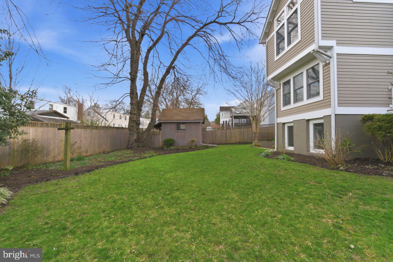 MADISON MANOR - Residential