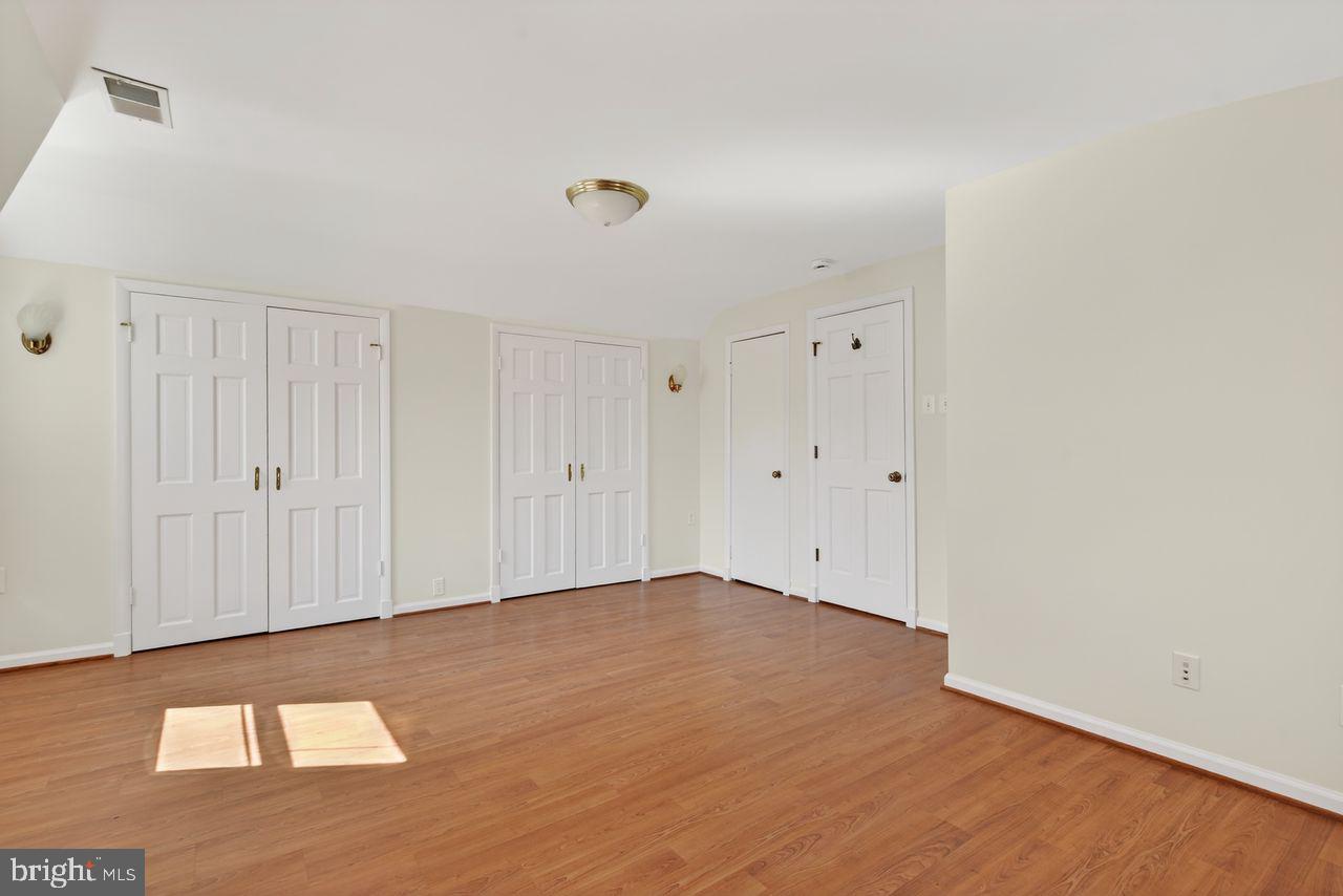 MADISON MANOR - Residential