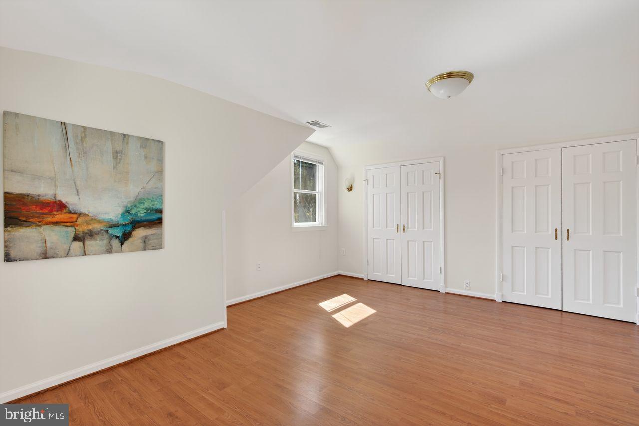 MADISON MANOR - Residential