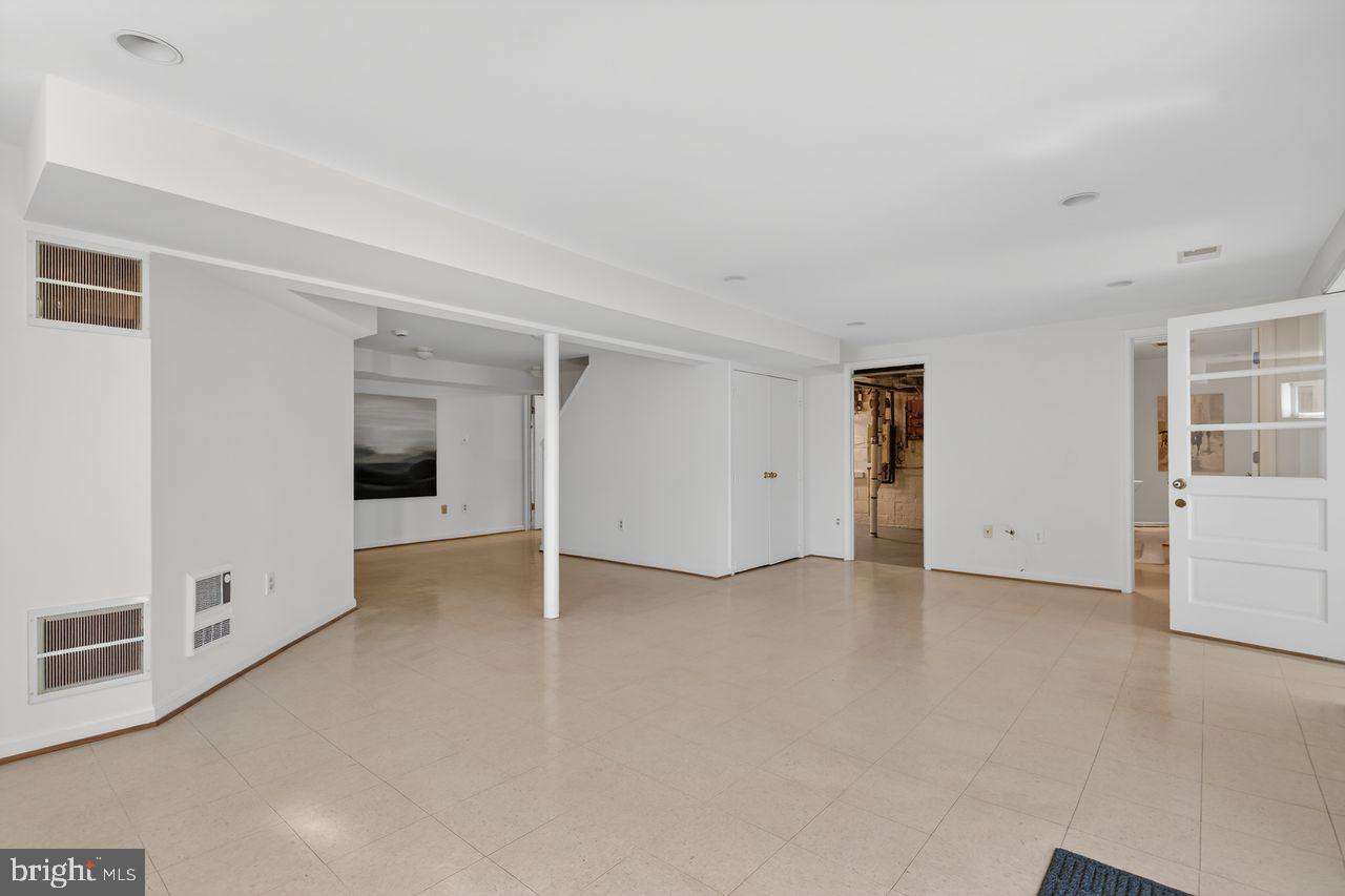 MADISON MANOR - Residential