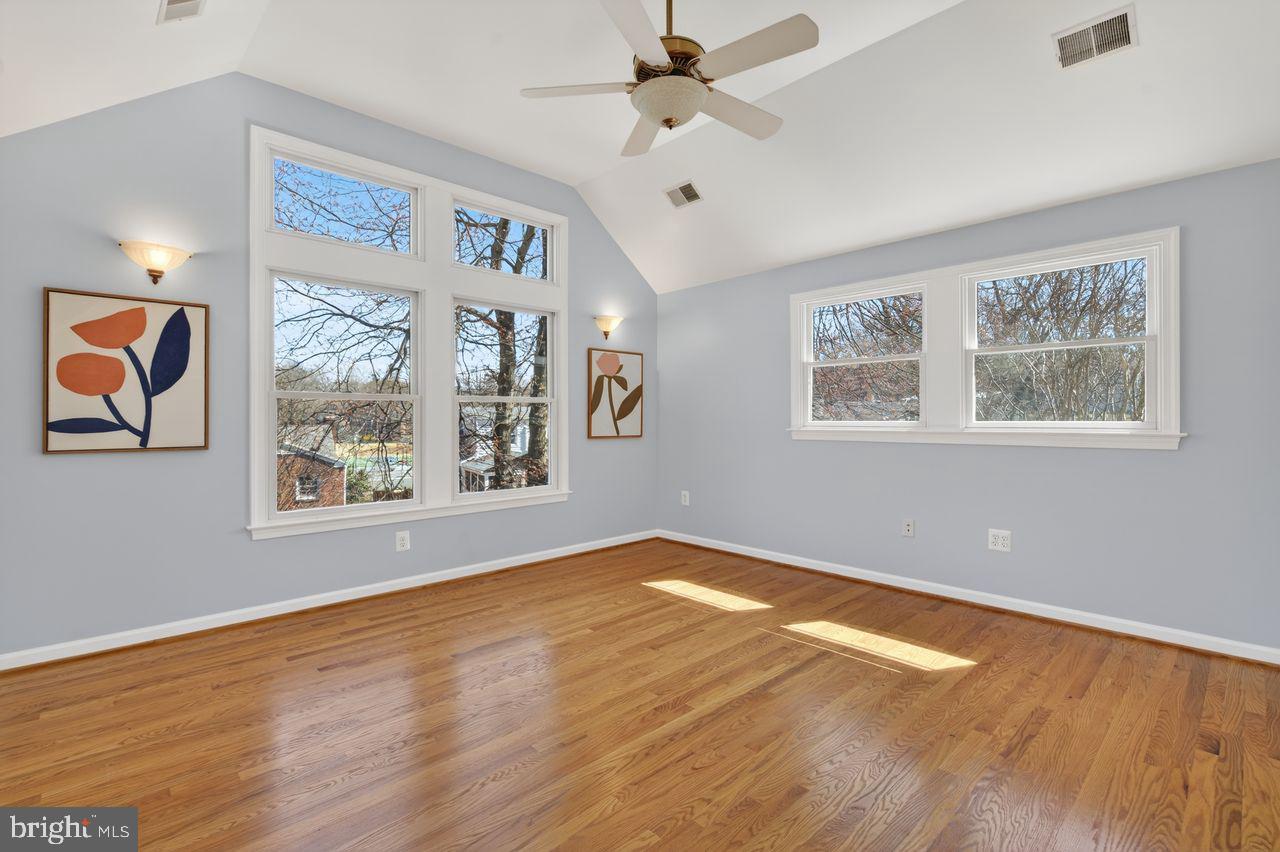 MADISON MANOR - Residential