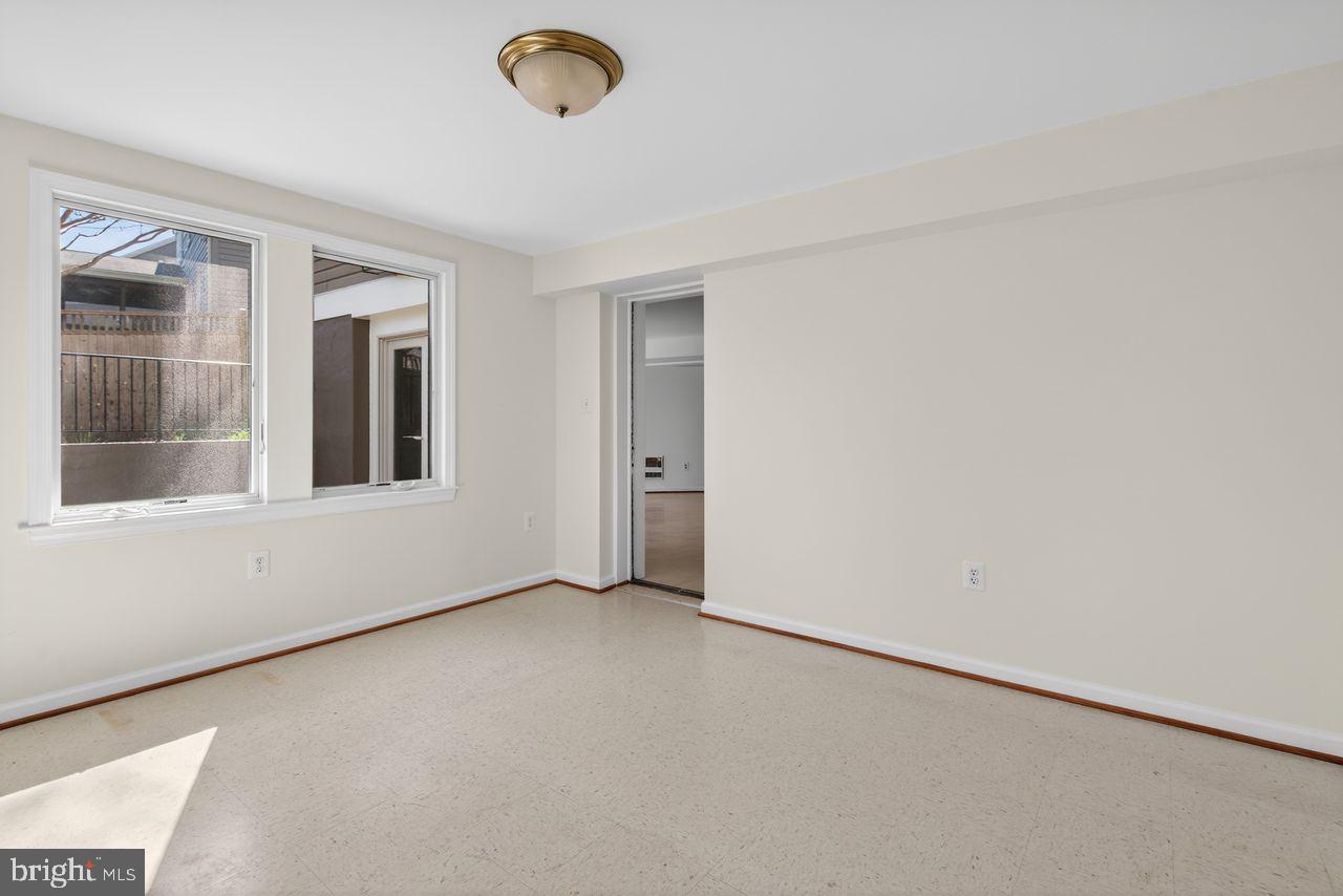 MADISON MANOR - Residential