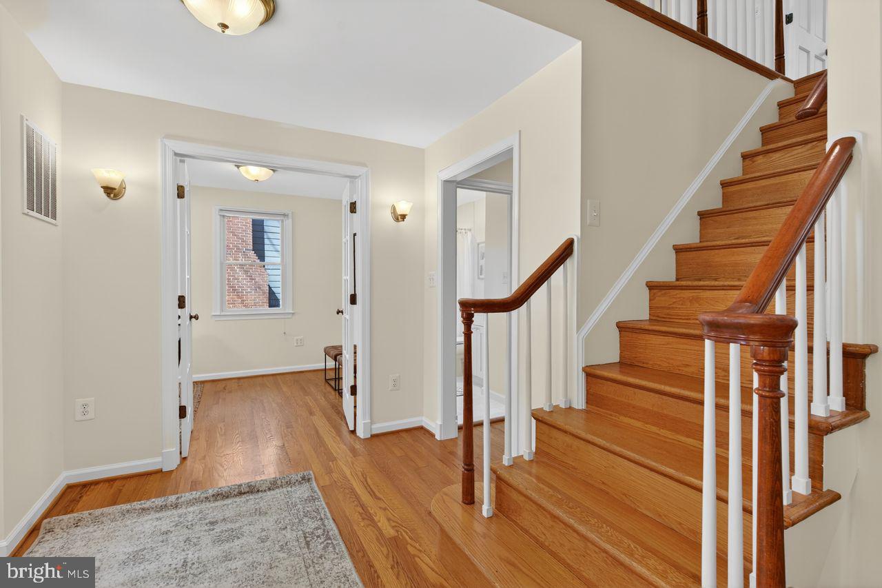 MADISON MANOR - Residential