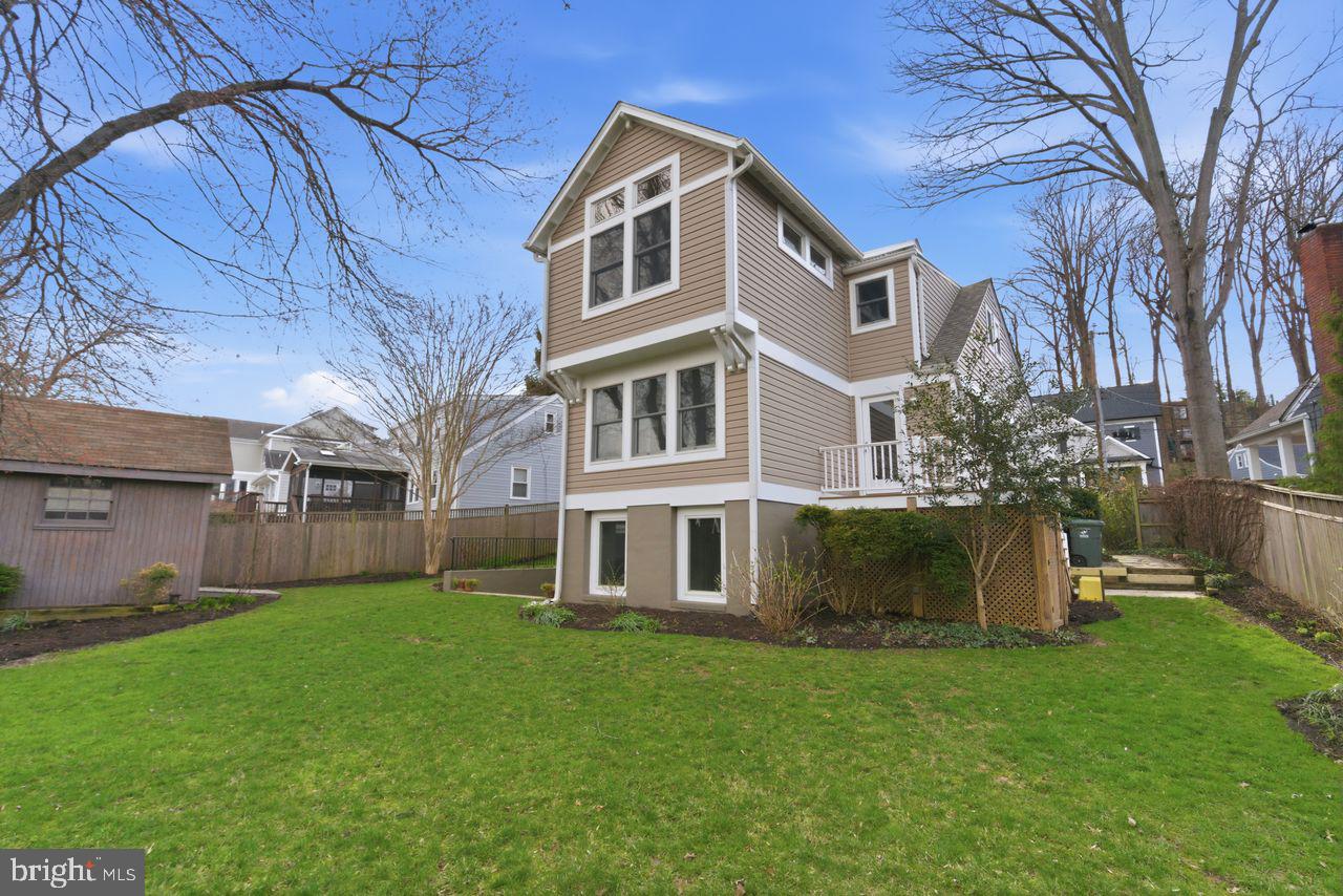 MADISON MANOR - Residential