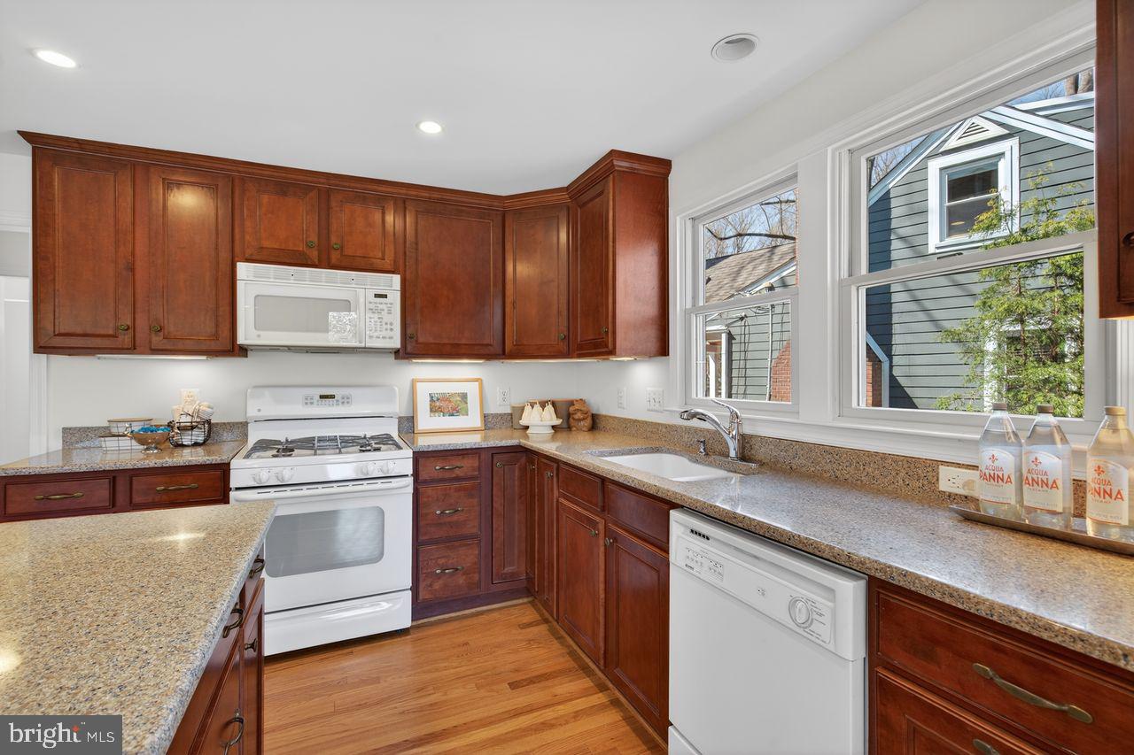 MADISON MANOR - Residential