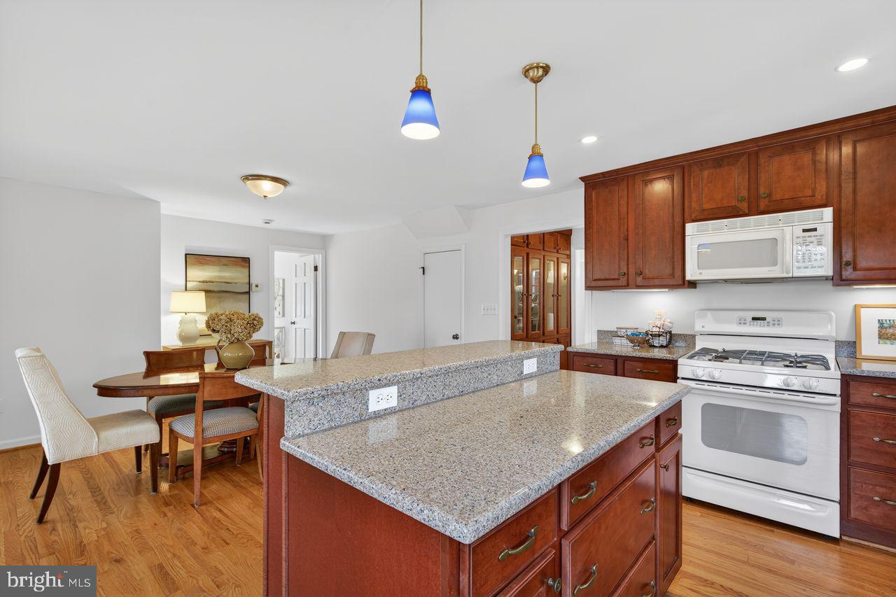 MADISON MANOR - Residential