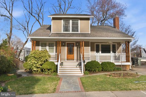 Photo of 1301 N Quintana Street, ARLINGTON, VA 22205 (MLS # VAAR2069962)