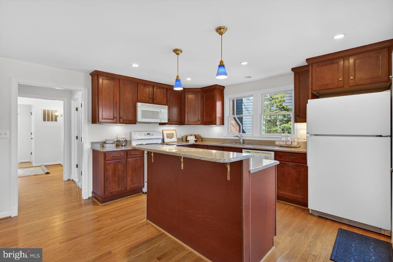 MADISON MANOR - Residential