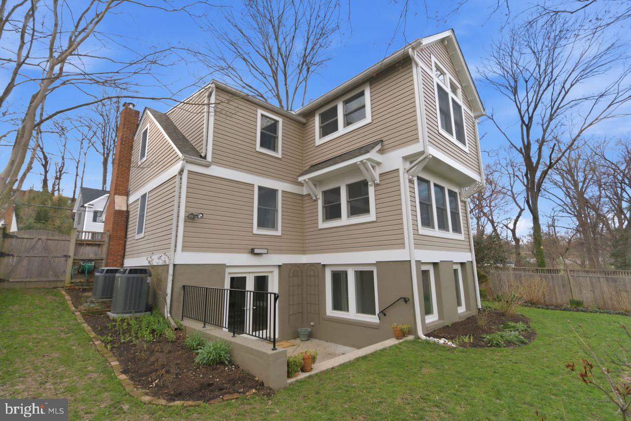 MADISON MANOR - Residential