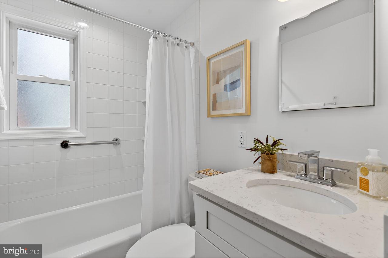 MADISON MANOR - Residential