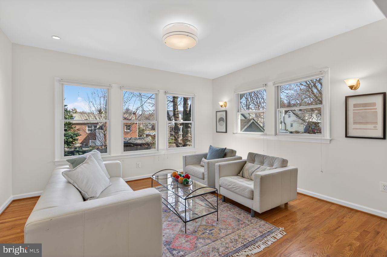 MADISON MANOR - Residential