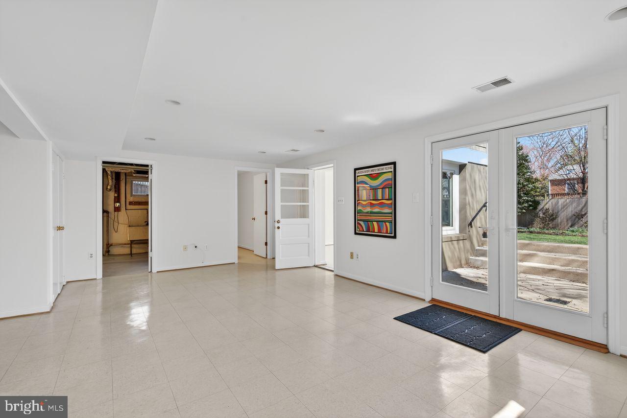 MADISON MANOR - Residential