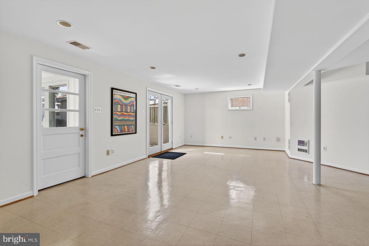 MADISON MANOR - Residential