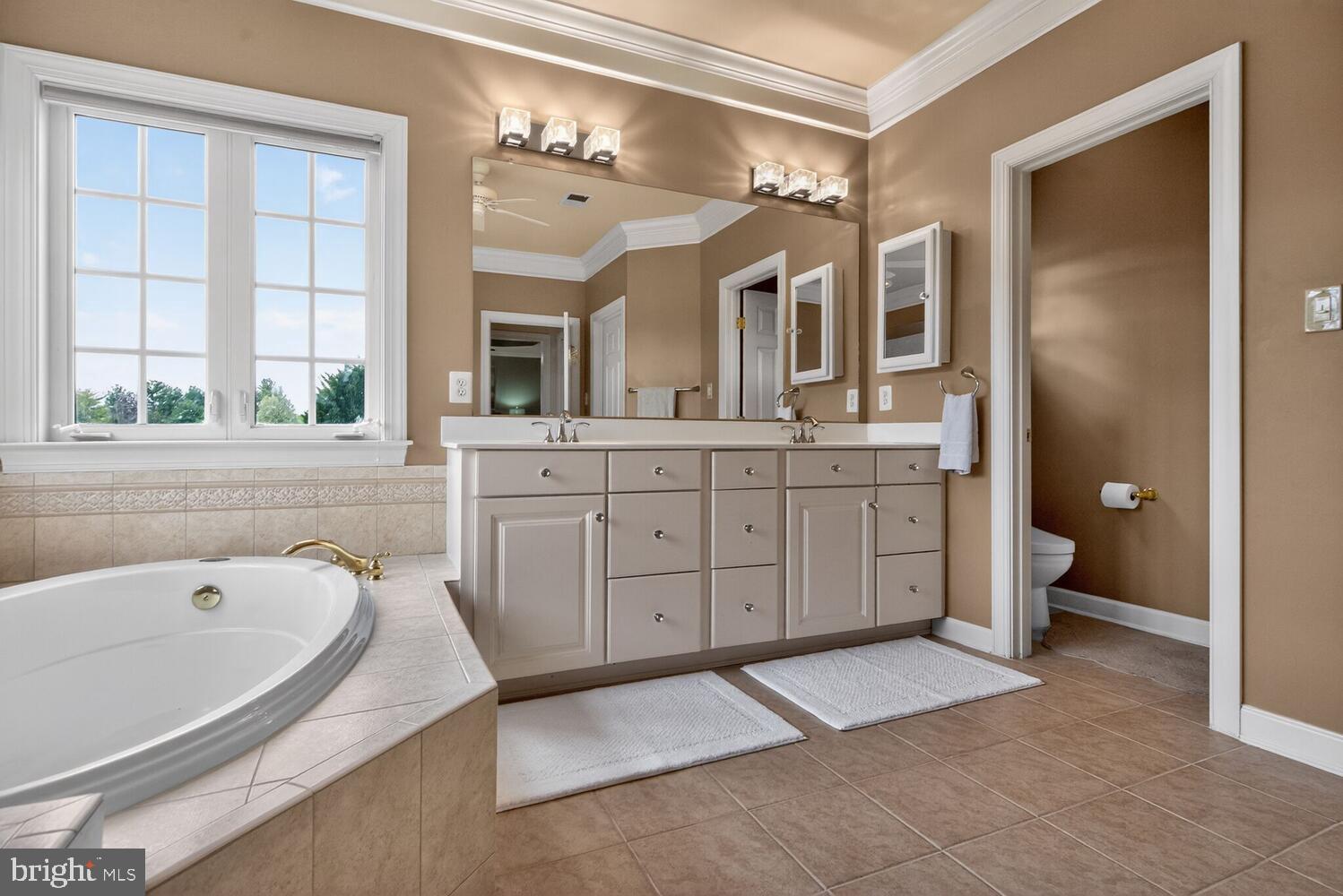 HAMPSHIRE GREENS - Residential