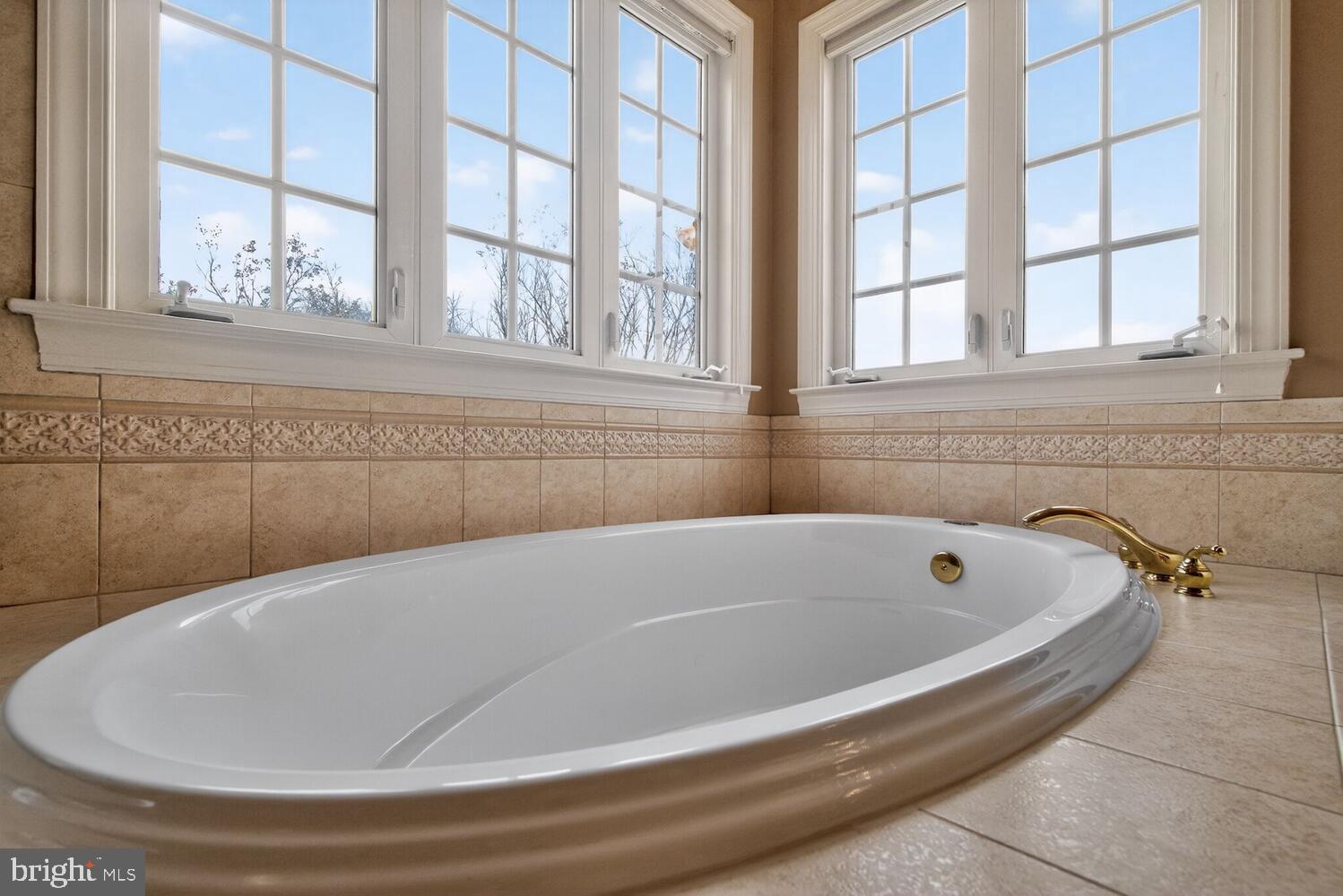 HAMPSHIRE GREENS - Residential