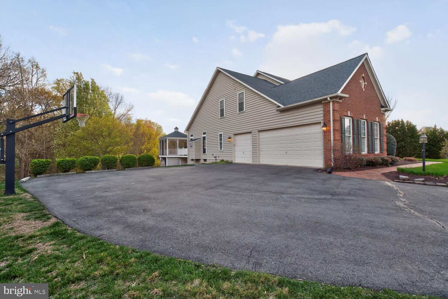 HAMPSHIRE GREENS - Residential