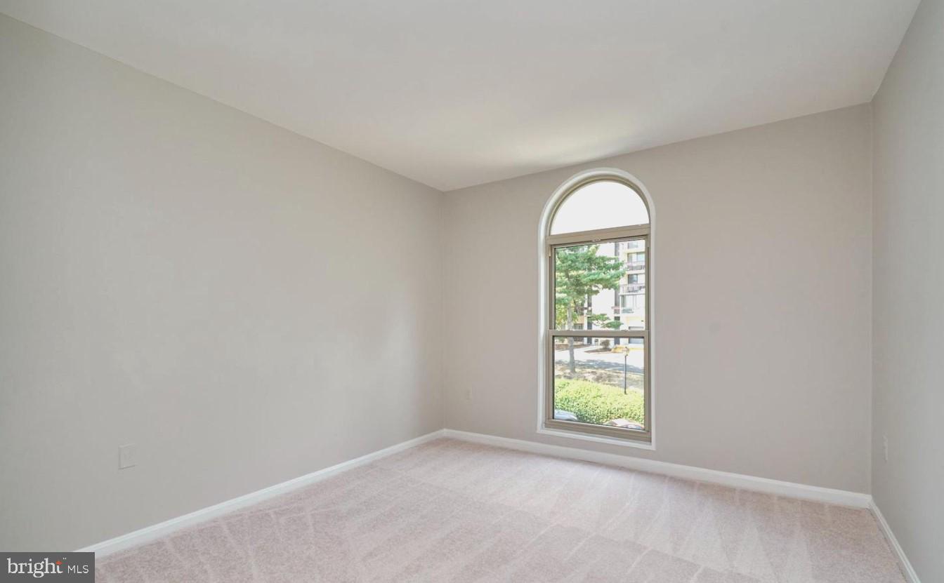 CANTERBURY SQUARE - Residential Lease