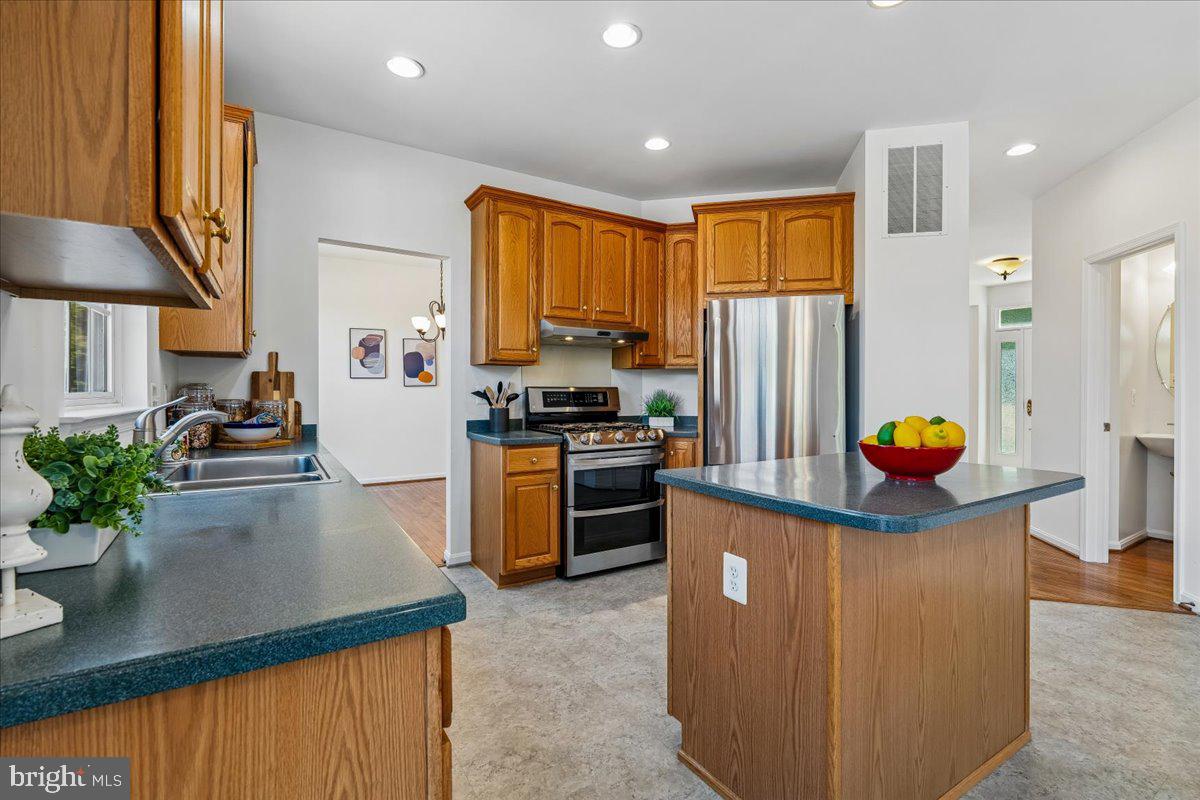 WHEATON OUTSIDE - Residential