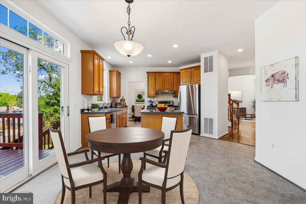 WHEATON OUTSIDE - Residential