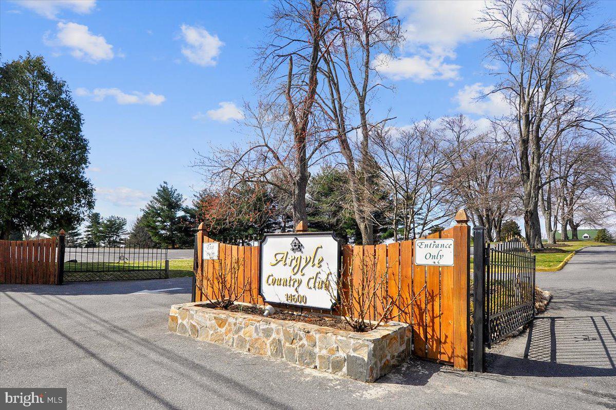 WHEATON OUTSIDE - Residential