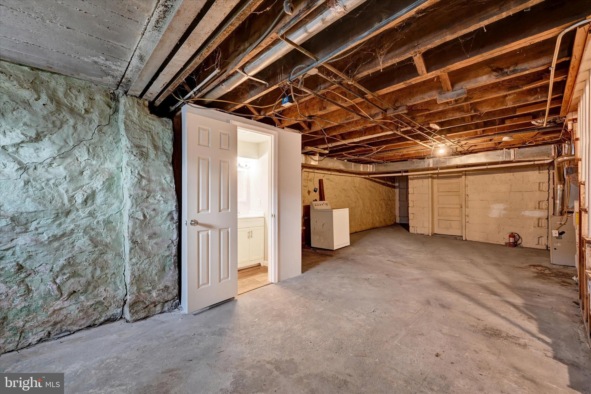 WINSTON GOVANS - Residential