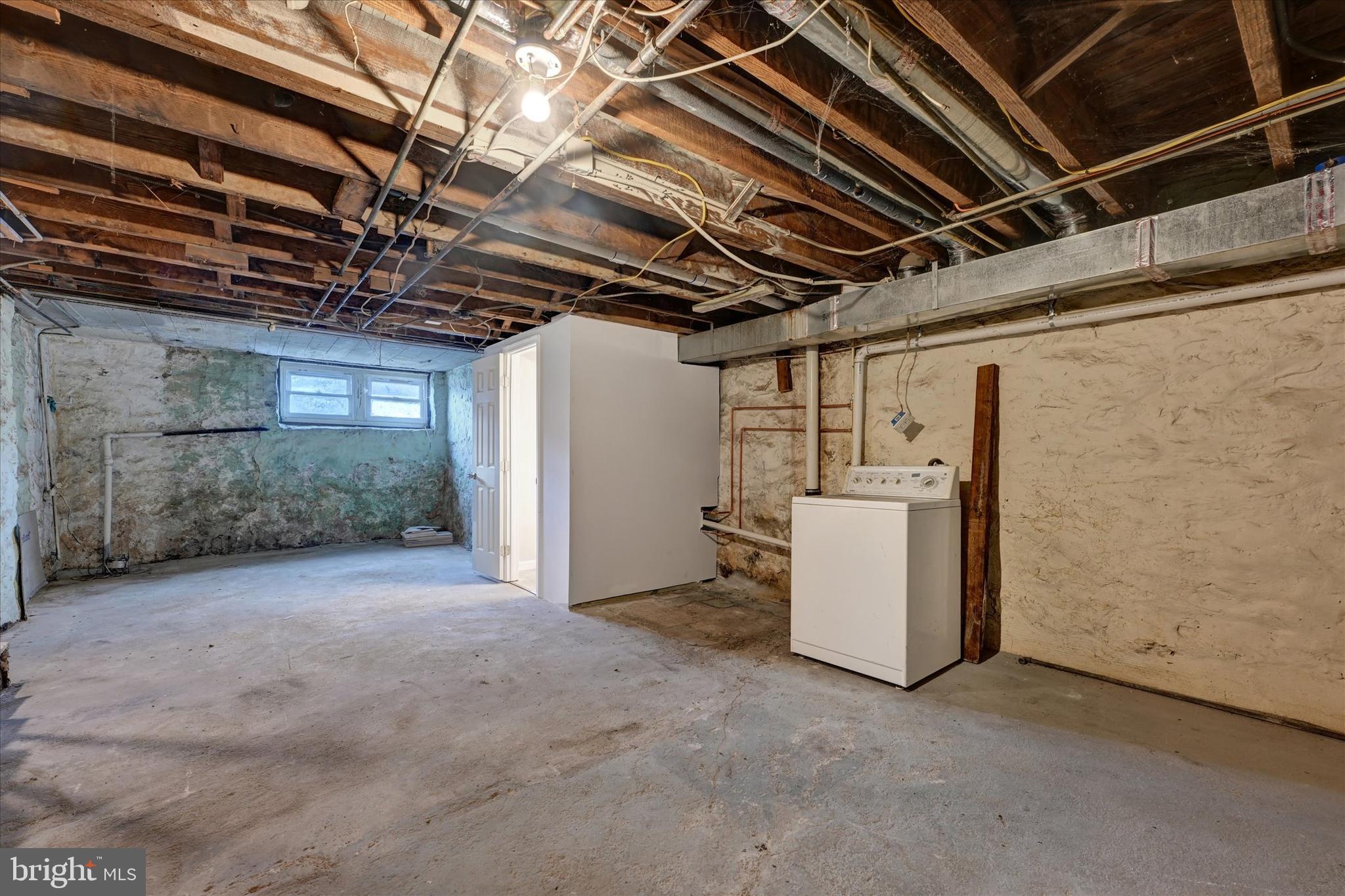 WINSTON GOVANS - Residential