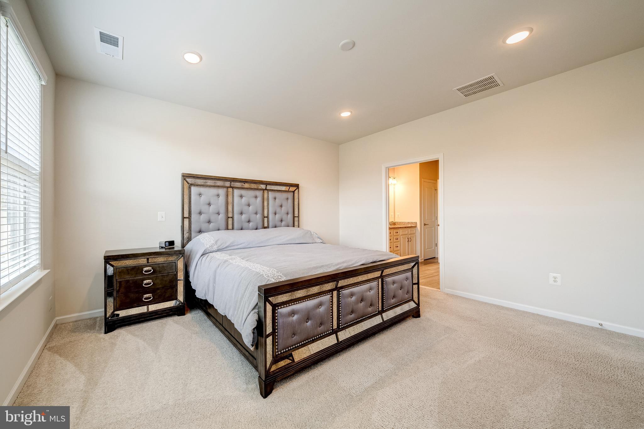 LEXINGTON 7 - Residential