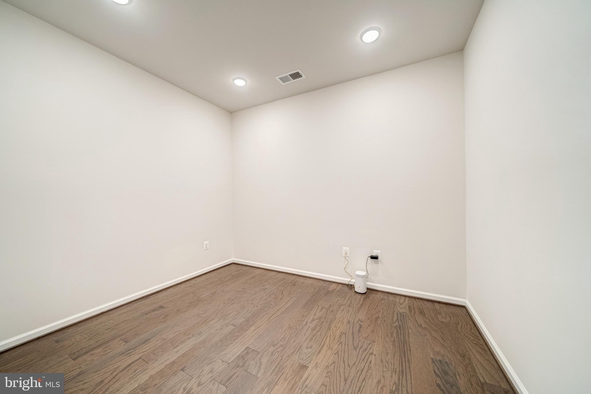 LEXINGTON 7 - Residential