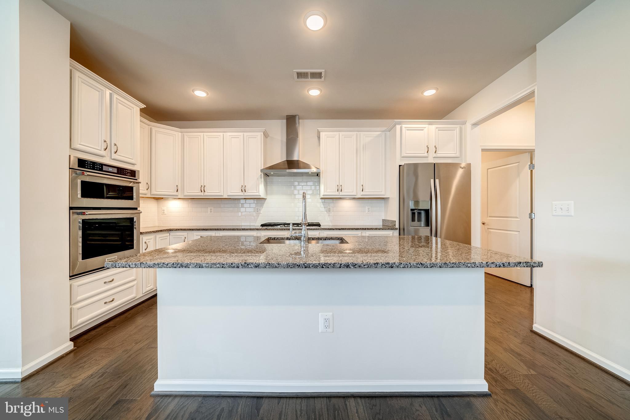 LEXINGTON 7 - Residential