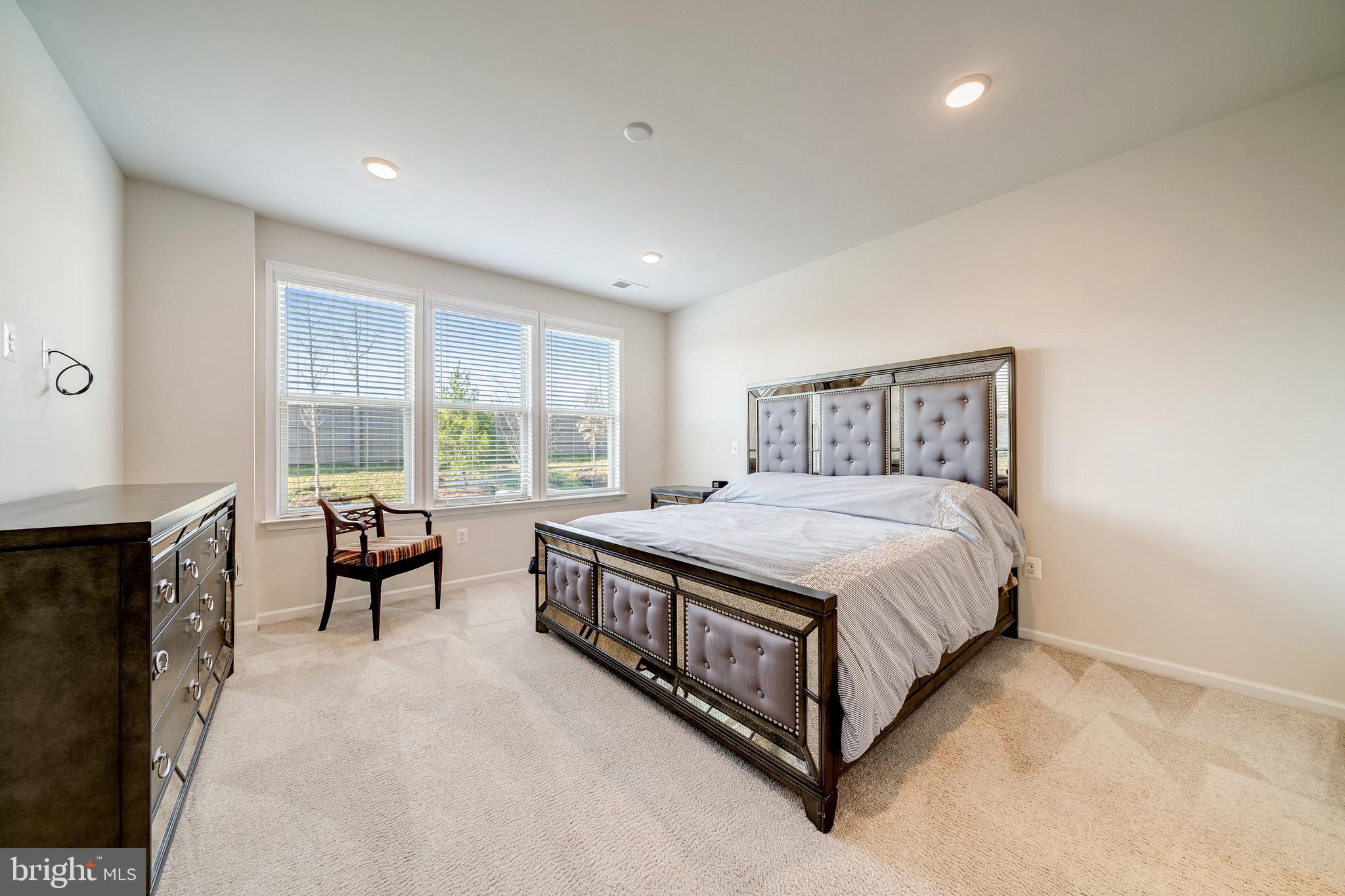 LEXINGTON 7 - Residential