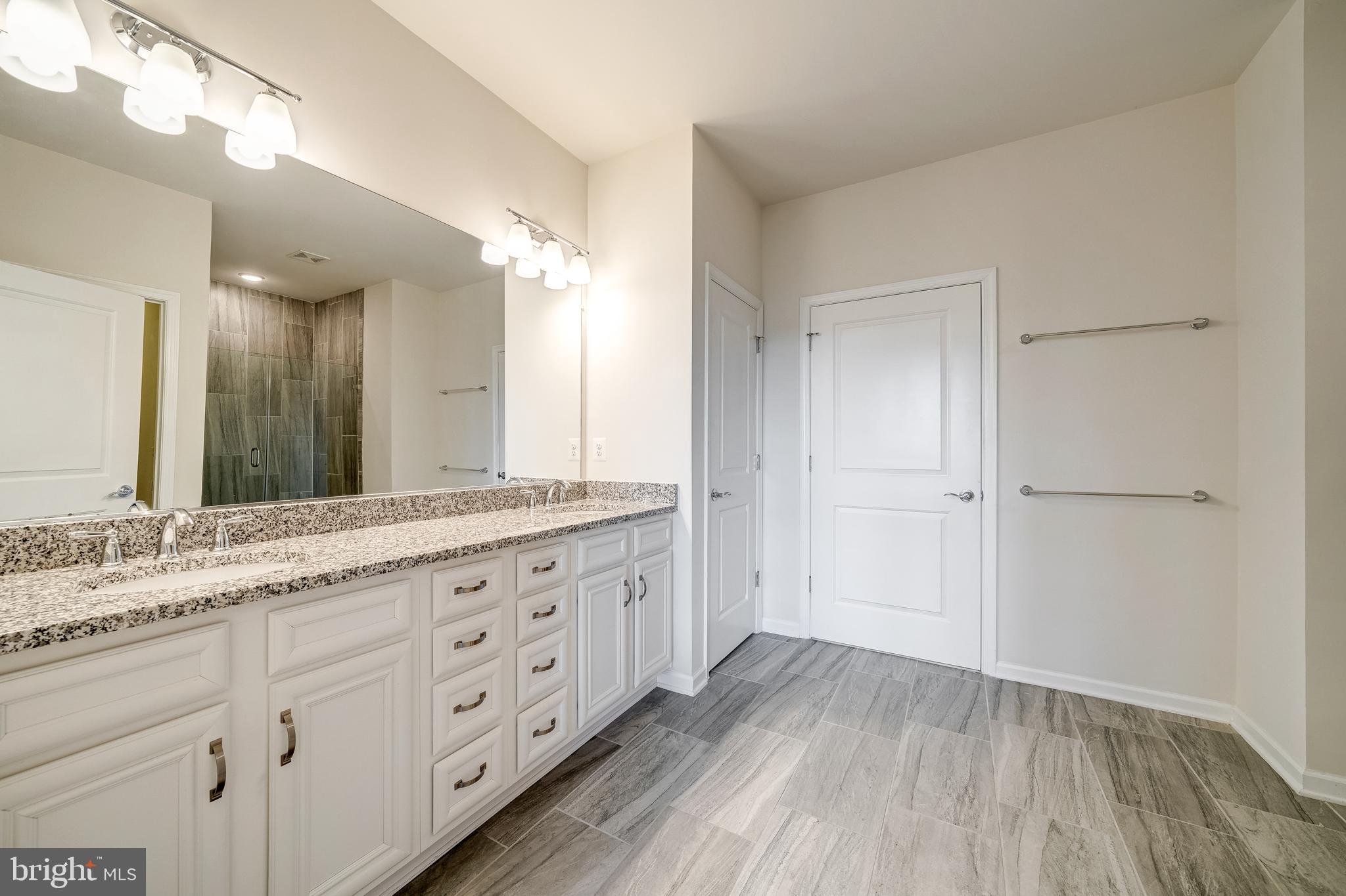 LEXINGTON 7 - Residential