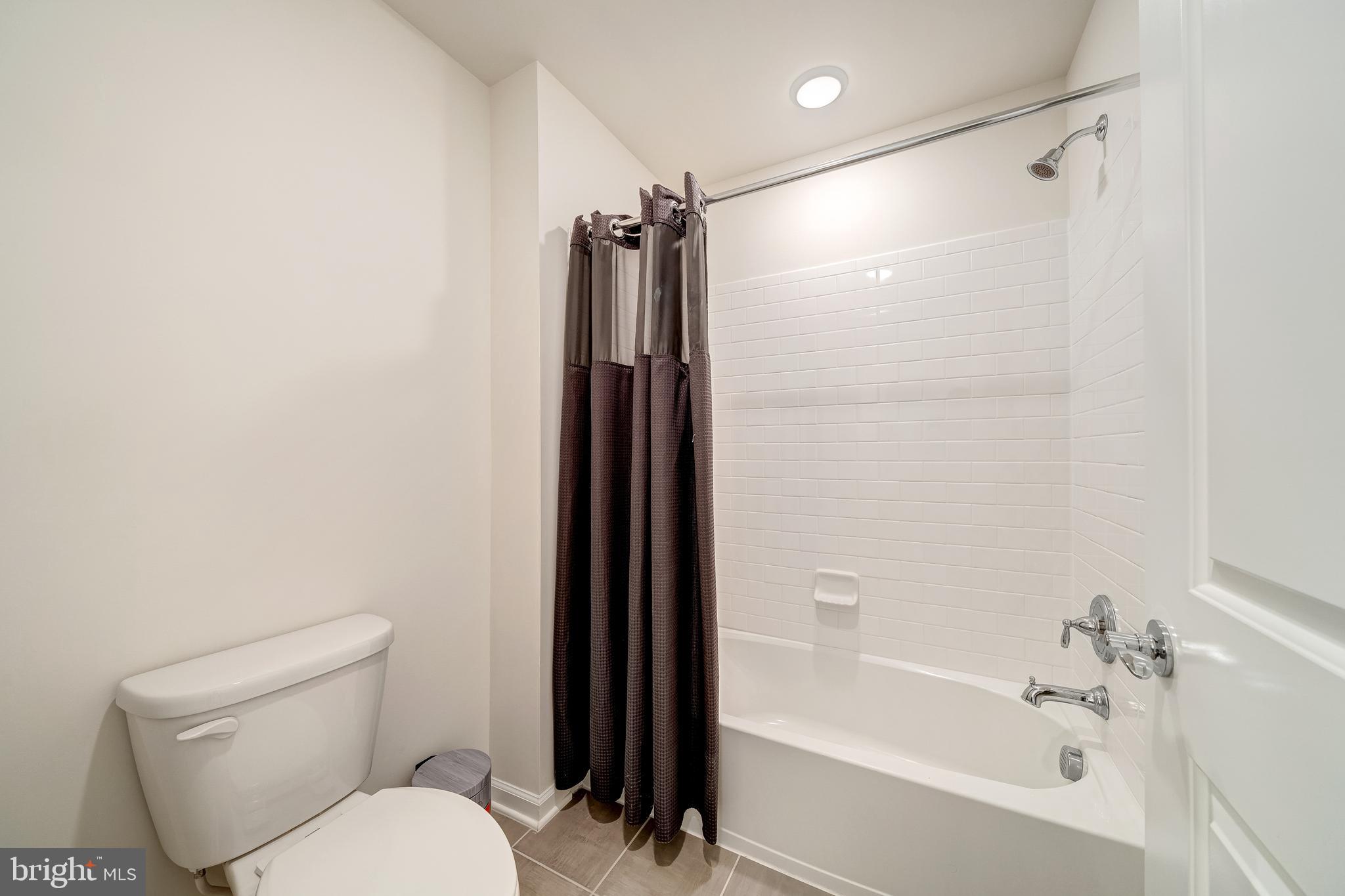 LEXINGTON 7 - Residential