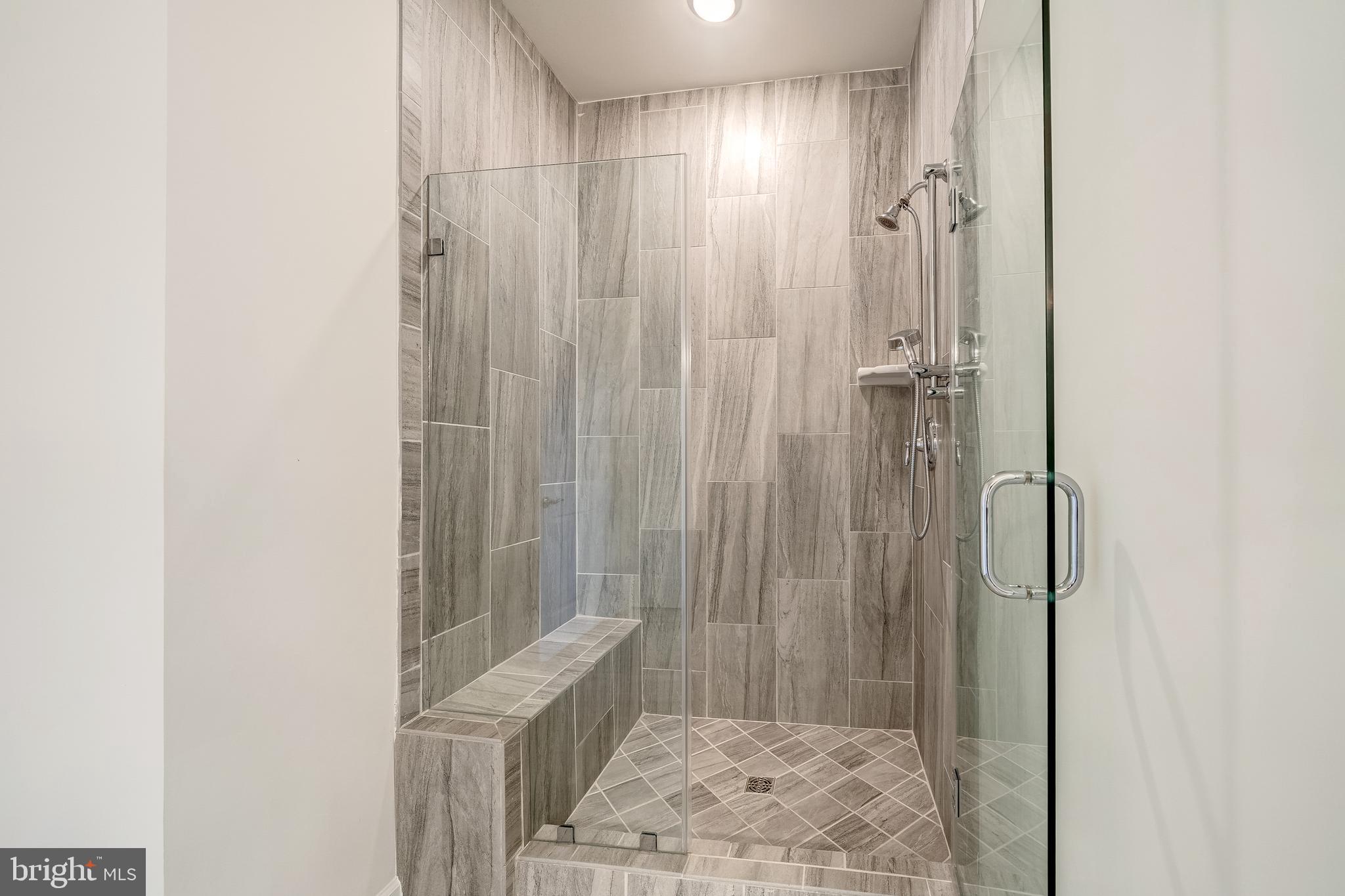 LEXINGTON 7 - Residential