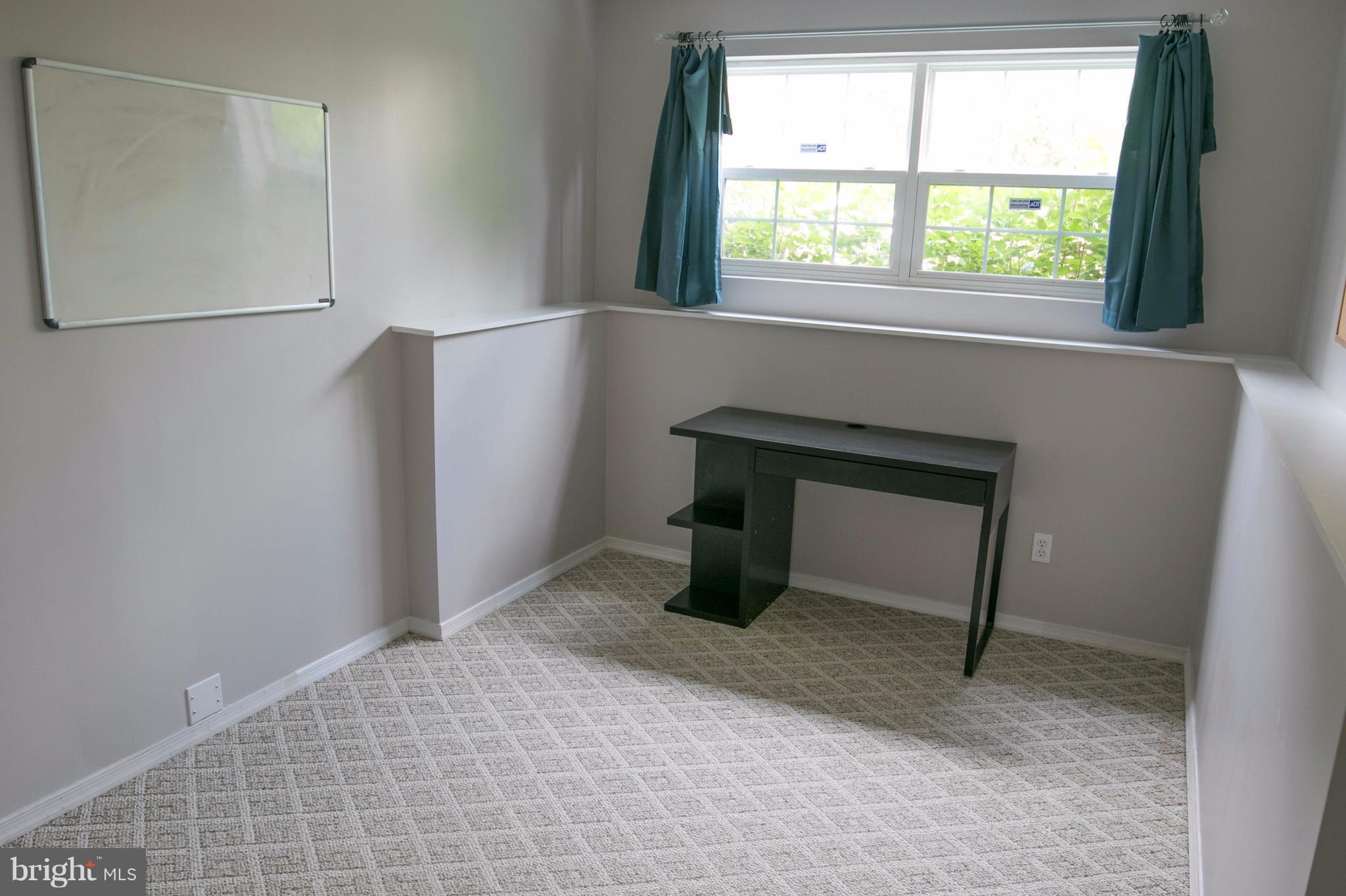 SHEFFIELD MANOR - Residential Lease