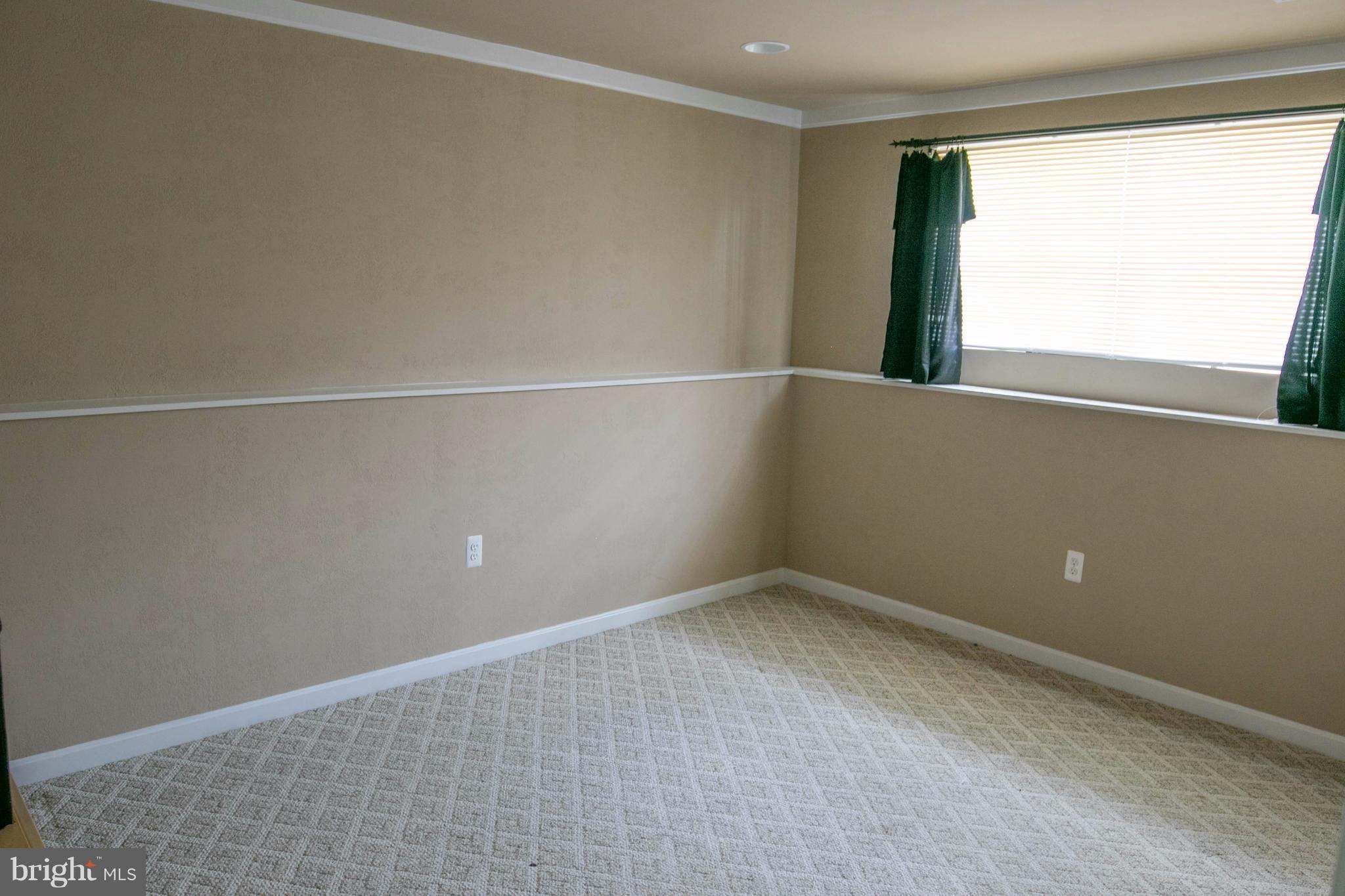 SHEFFIELD MANOR - Residential Lease