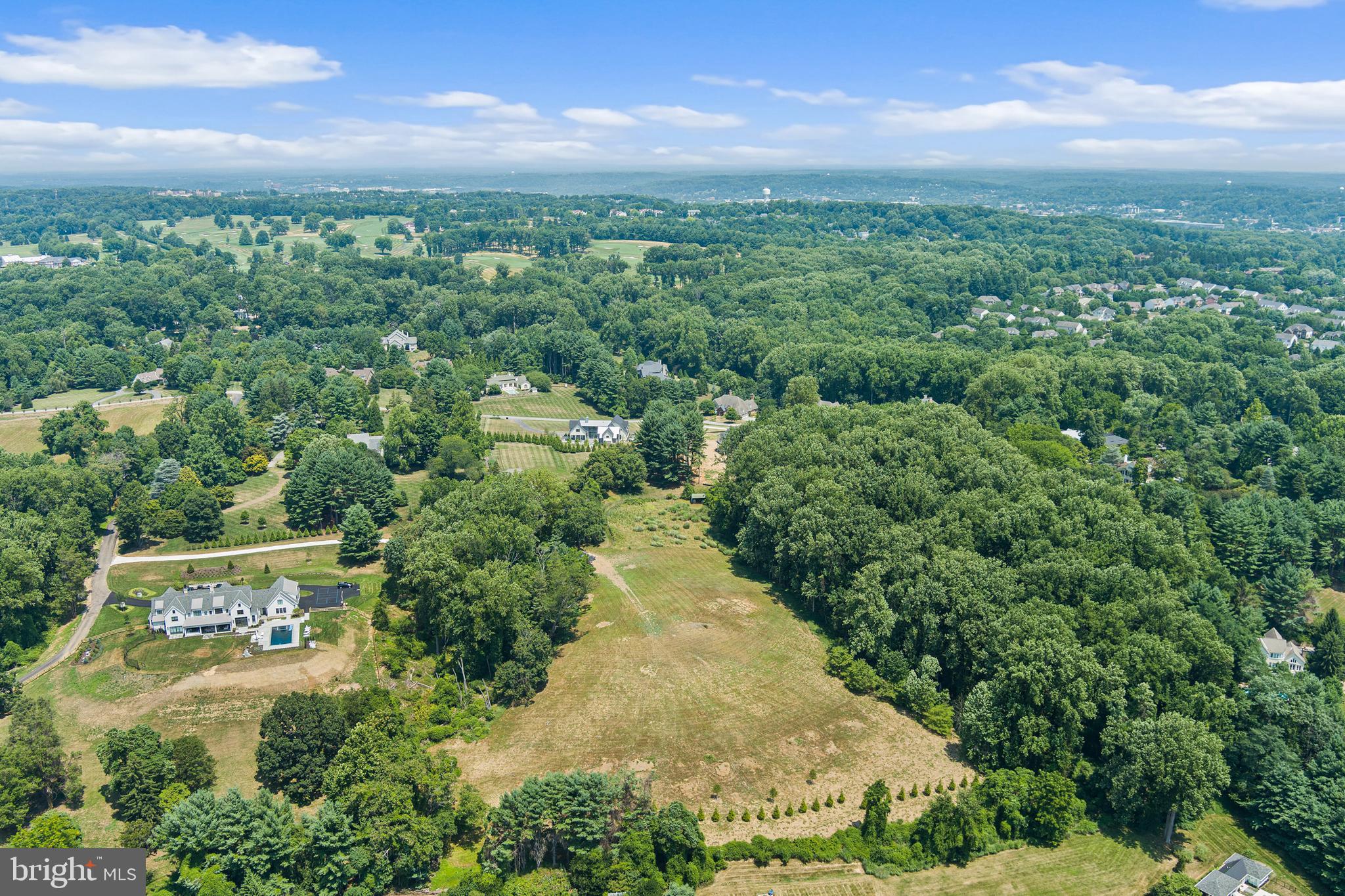 LUTHERVILLE - Land