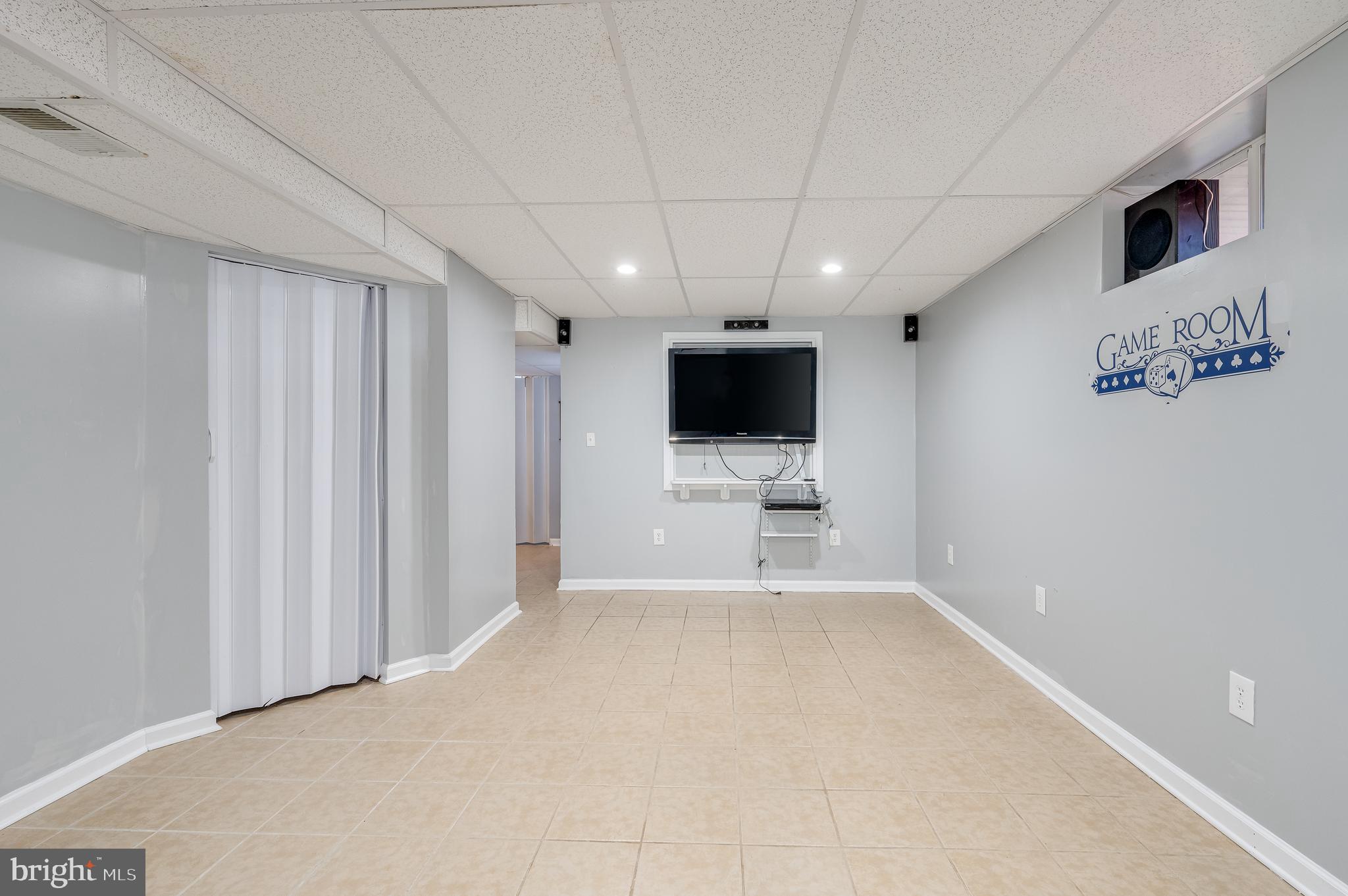 CRESTFIELD - Residential