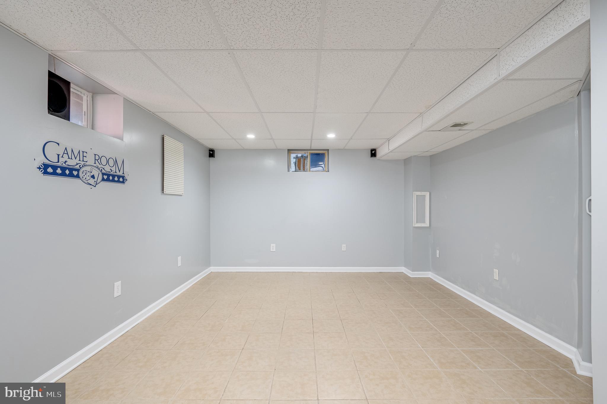 CRESTFIELD - Residential