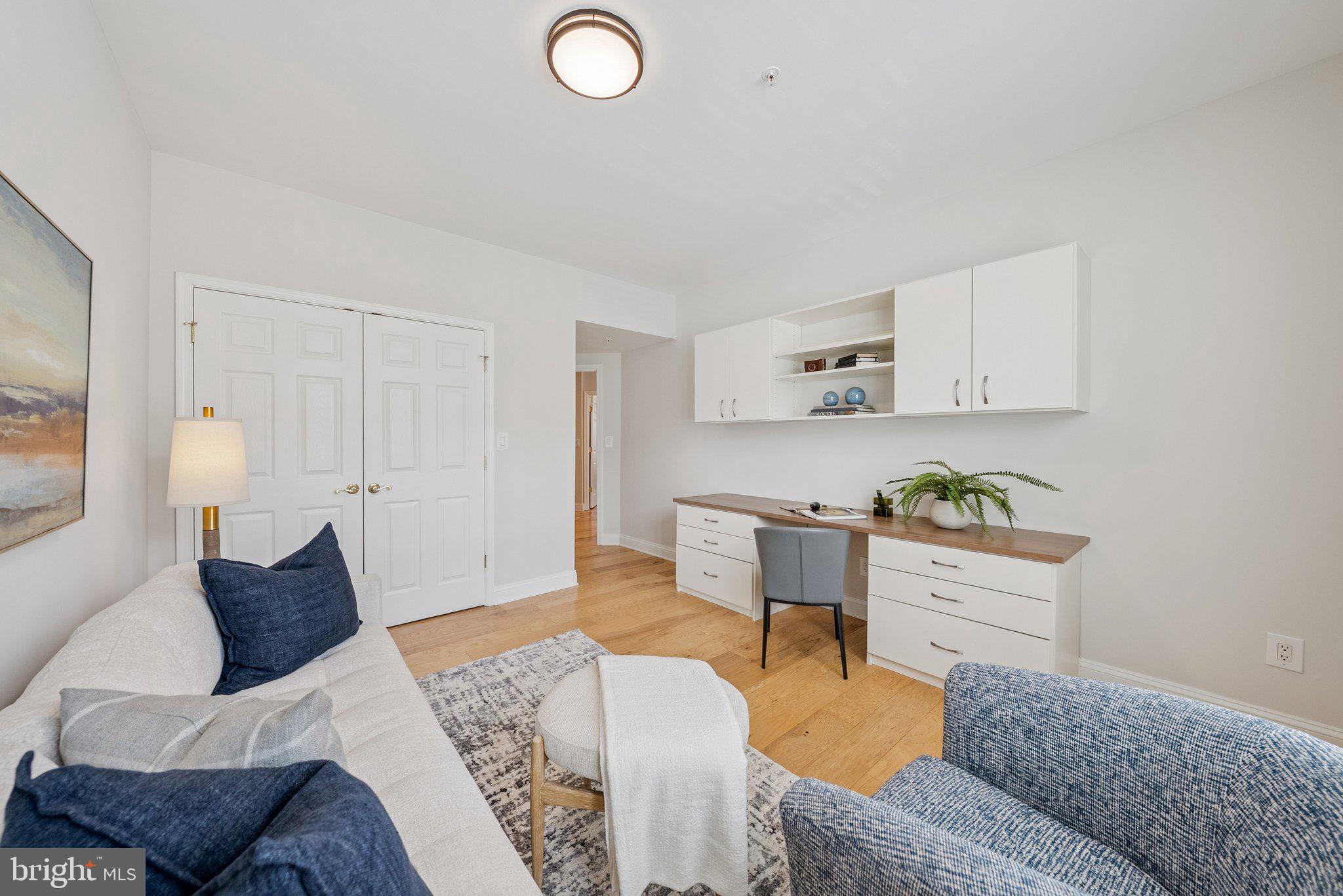 OLD TOWN CRESCENT - Residential