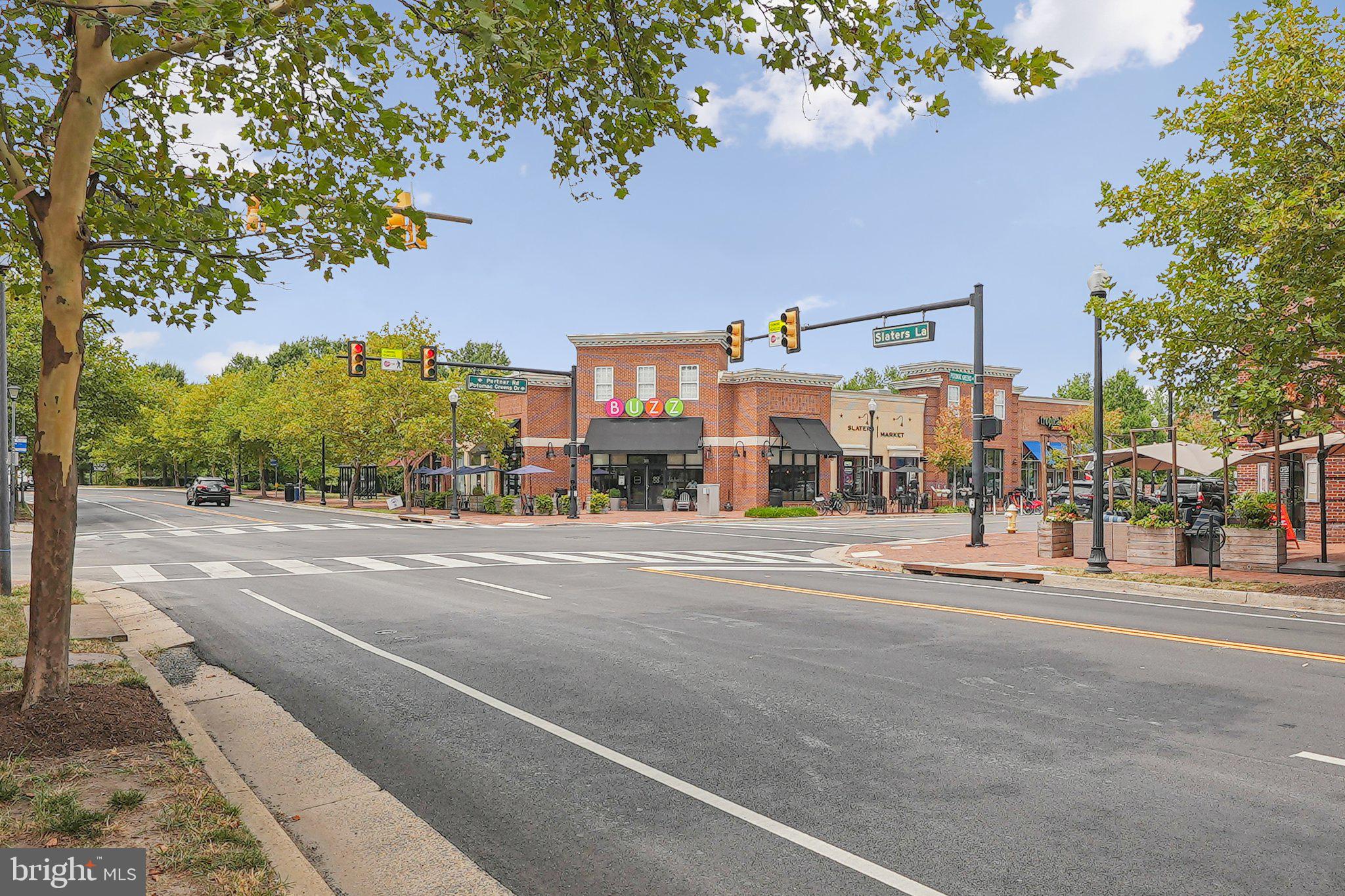 OLD TOWN CRESCENT - Residential