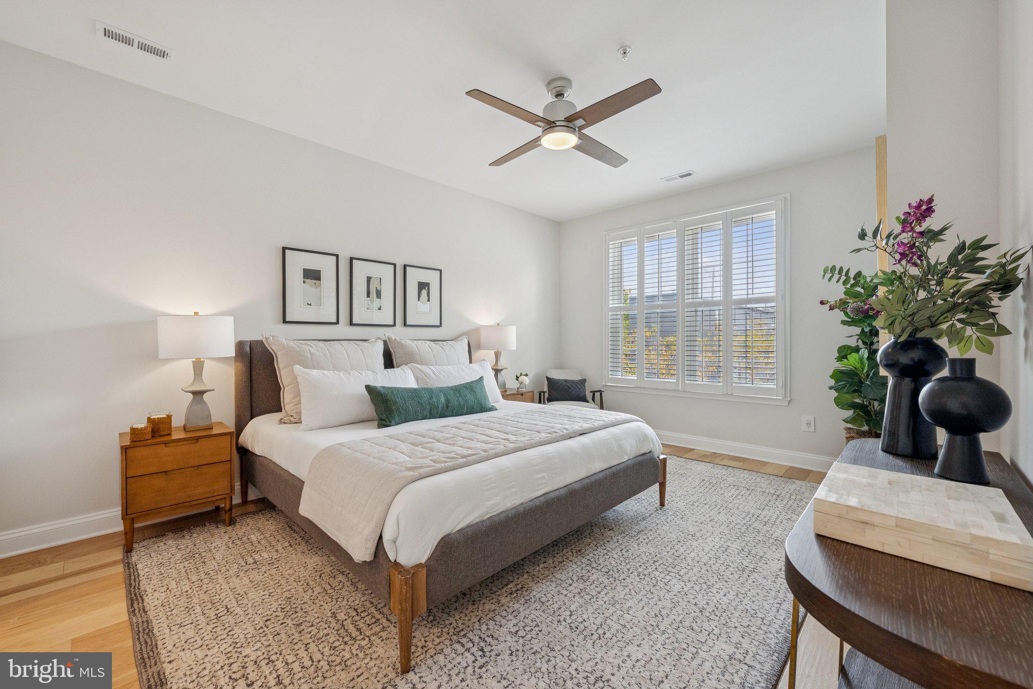 OLD TOWN CRESCENT - Residential