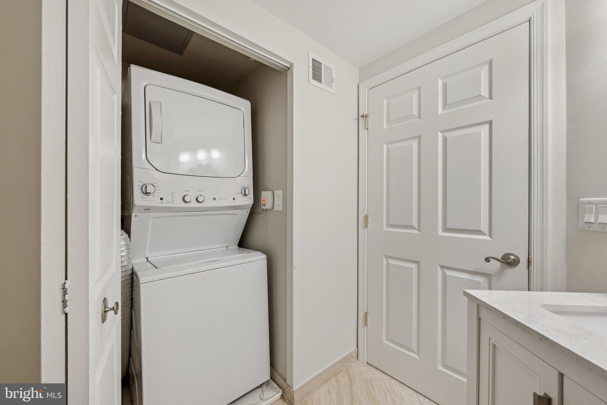 OLD TOWN CRESCENT - Residential