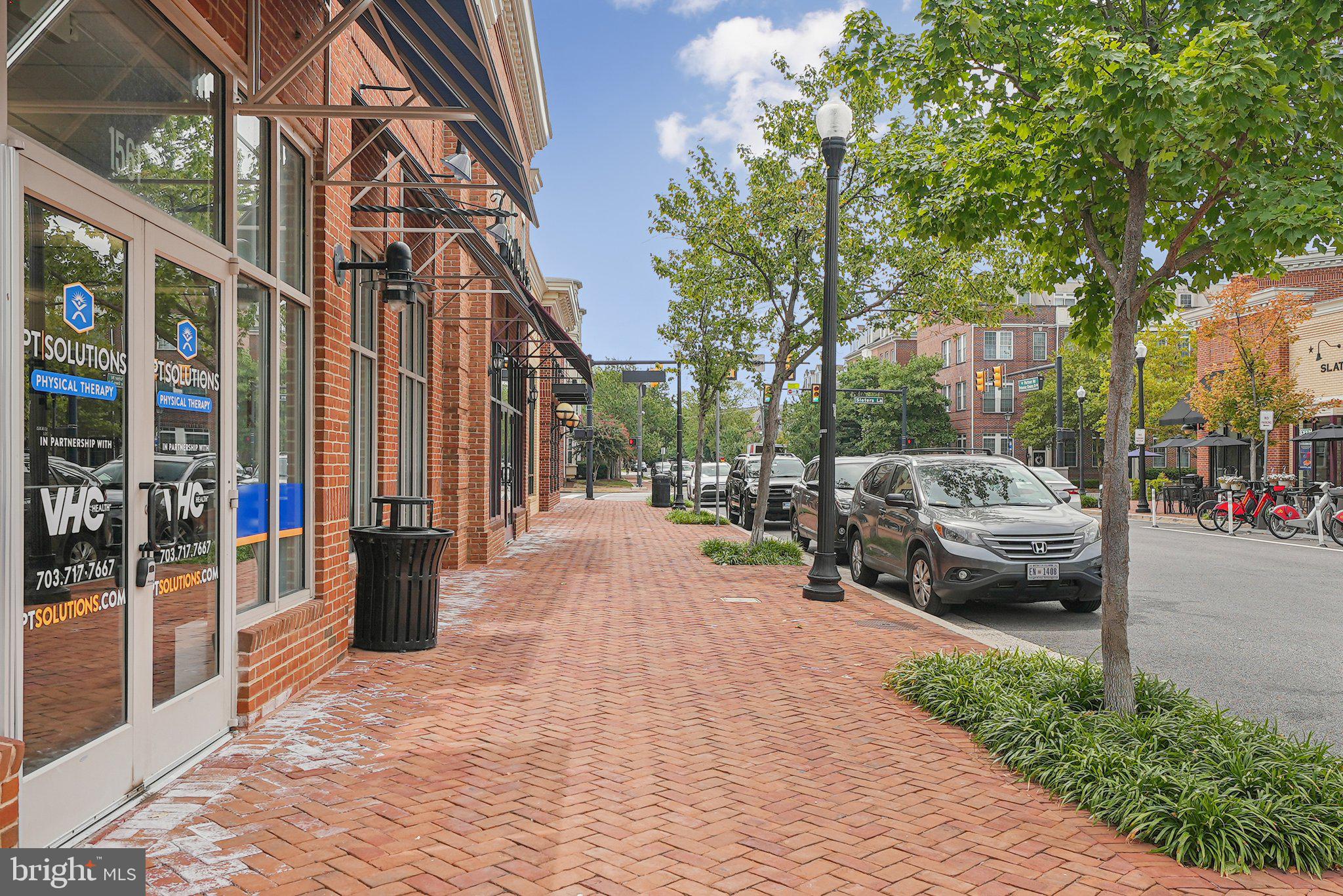 OLD TOWN CRESCENT - Residential