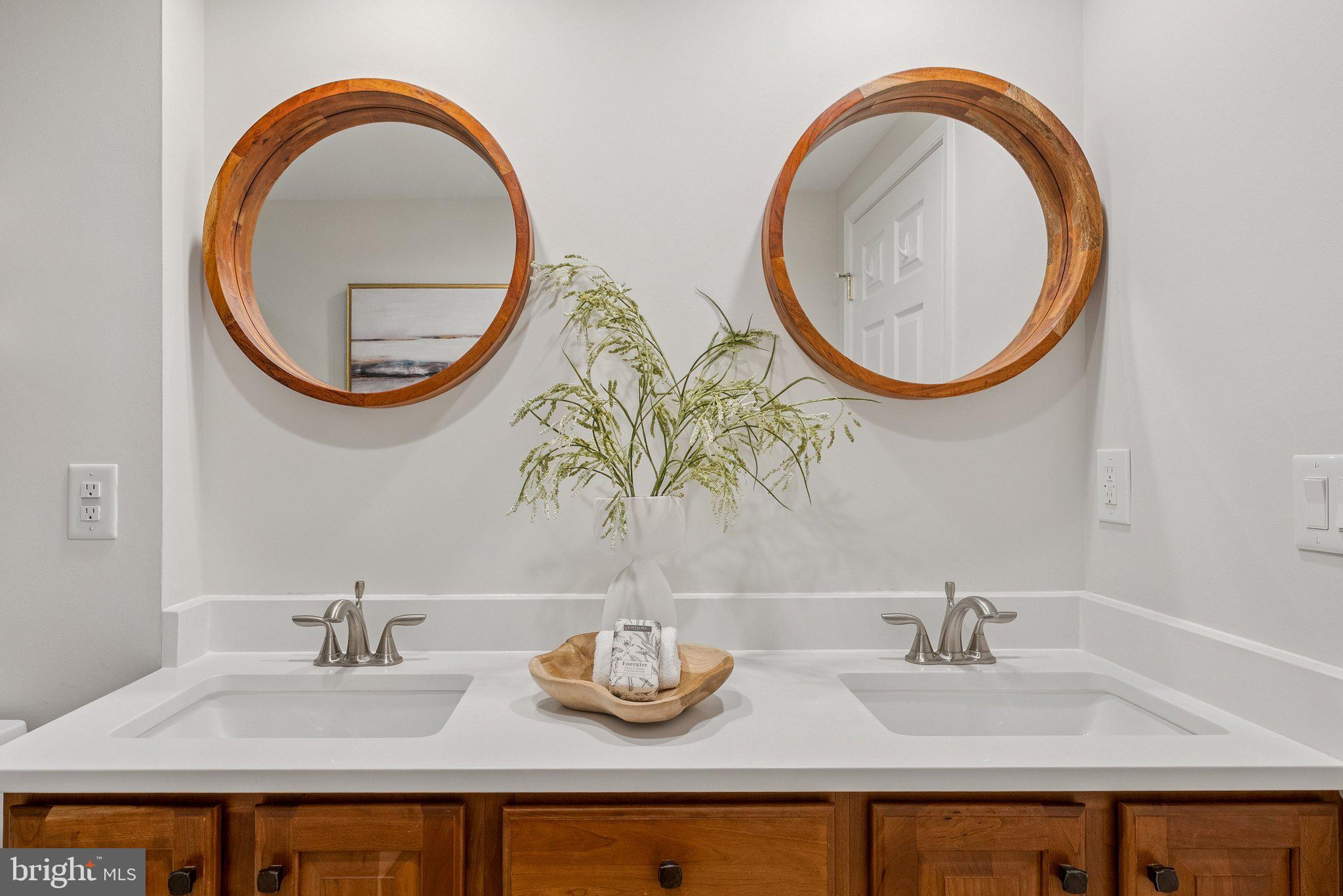 OLD TOWN CRESCENT - Residential